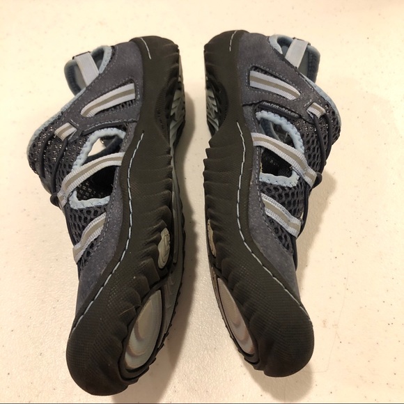 JSport by Jambu Bleeker All-Terrain Shoe Size 6.  Navy and light blue. - Picture 6 of 8